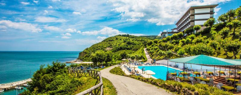 Hotel Capo Est Gabicce Mare Exterior foto